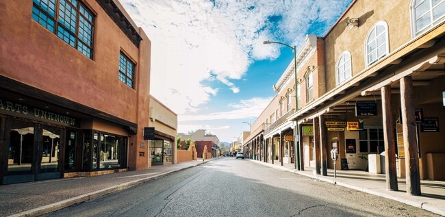 433 1/2 W San Francisco St in Santa Fe, NM - Building Photo - Building Photo