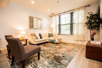 1387 Washington St in Boston, MA - Foto de edificio - Building Photo