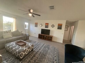 515 Lew Pass in San Antonio, TX - Building Photo - Building Photo