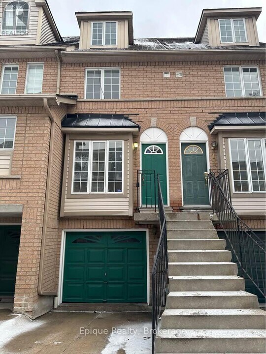 75 Strathaven Dr in Mississauga, ON - Building Photo