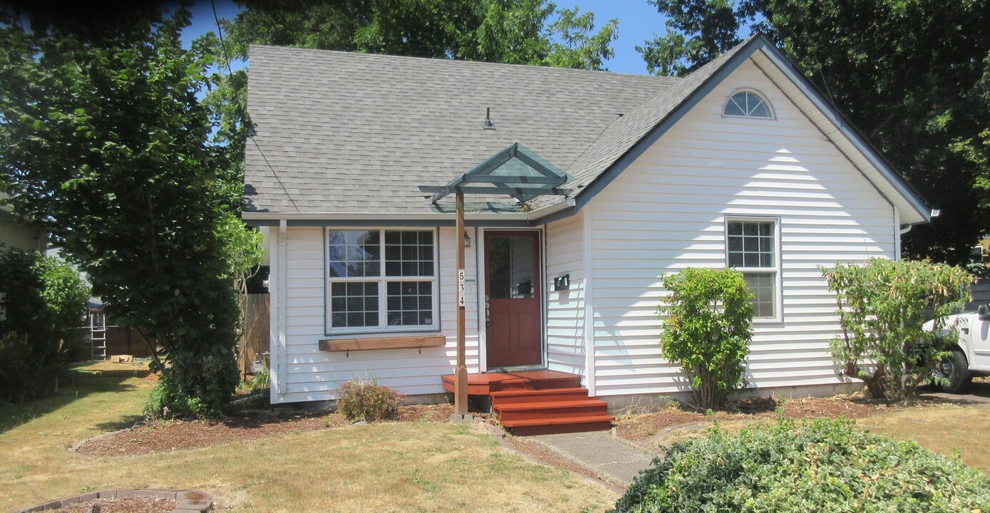 534 NW 18th St in Corvallis, OR - Foto de edificio