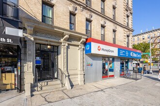 2500 Adam C Powell Blvd in New York, NY - Foto de edificio - Building Photo