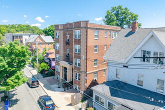 33 Park St in Malden, MA - Foto de edificio - Building Photo