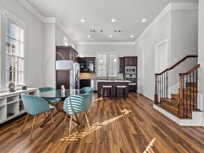 5616 Cohn Terrace in Houston, TX - Foto de edificio - Building Photo