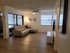 11905 NW 11th St in Pembroke Pines, FL - Building Photo - Building Photo