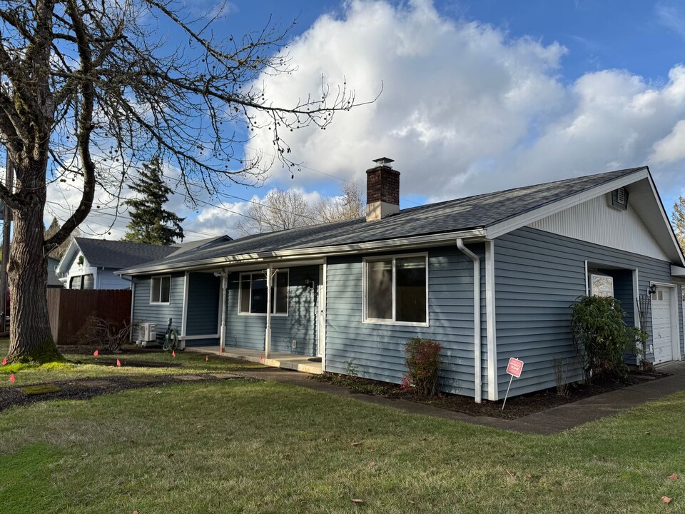 1405 W 26th Ave in Eugene, OR - Building Photo