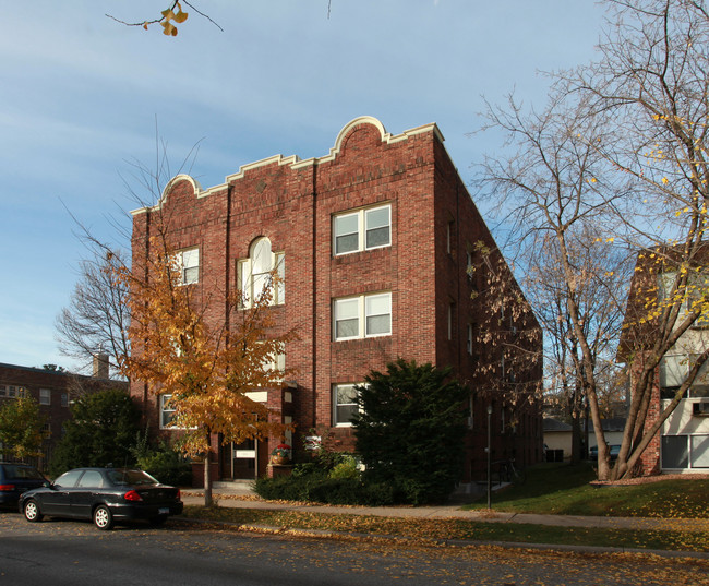 3418 Emerson Ave in Minneapolis, MN - Foto de edificio - Building Photo