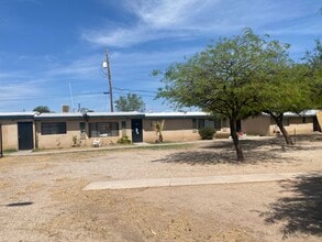 5349 E Ferry Dr in Tucson, AZ - Building Photo - Building Photo