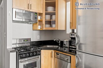 209 E 25th St in New York, NY - Building Photo - Building Photo
