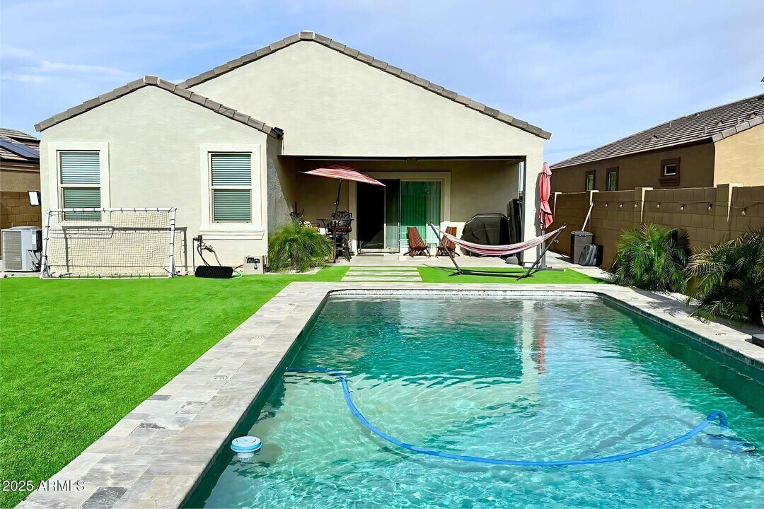 1745 N Westfall Trail in Casa Grande, AZ - Foto de edificio