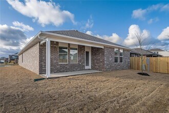 4604 W Aurora St in Fayetteville, AR - Building Photo - Building Photo