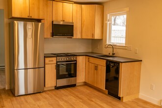 947 Terry St, Unit Unit B in Longmont, CO - Building Photo - Building Photo