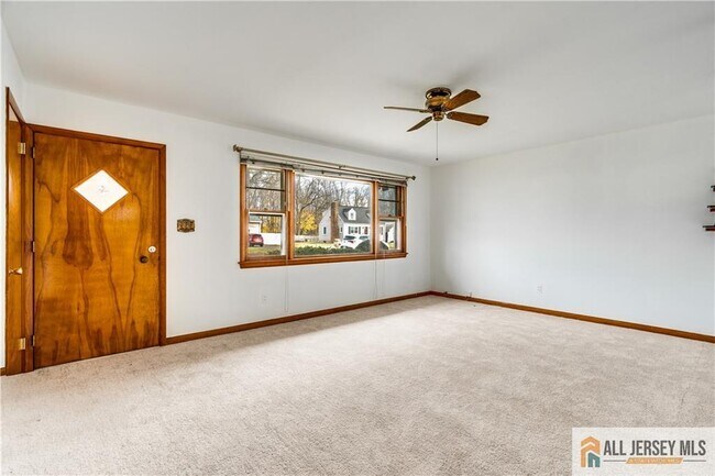 1474 Huron Rd in North Brunswick, NJ - Building Photo - Building Photo