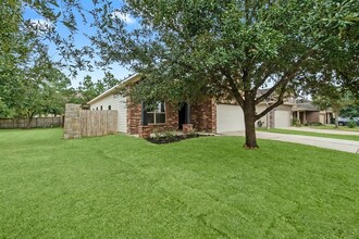 25442 Saddlebrook Champion Way in Tomball, TX - Building Photo - Building Photo