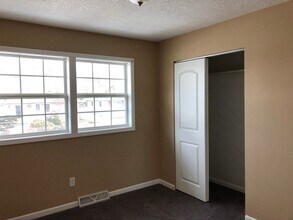 7918 9th St W in Rock Island, IL - Building Photo - Building Photo