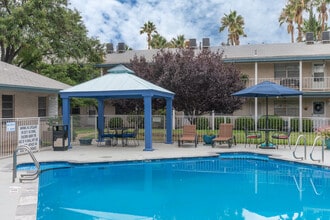 Edgemere Apartments in El Paso, TX - Building Photo - Building Photo