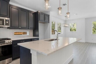 1326 Shaded Rock Dr in Missouri City, TX - Foto de edificio - Building Photo