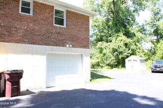 8 Zelenke Dr in Wynantskill, NY - Building Photo - Building Photo
