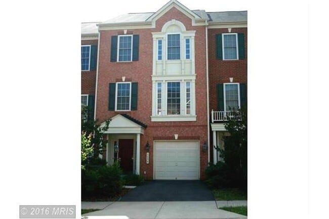 property at 1023 Hotchkiss Pl