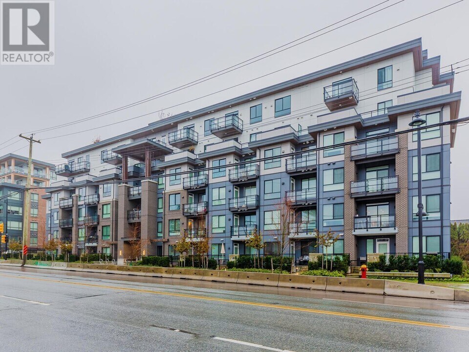 700-700 Clarke Rd in Coquitlam, BC - Building Photo