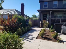 7936 SE Raymond St in Portland, OR - Building Photo