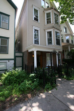 3045 N Clifton Ave in Chicago, IL - Foto de edificio - Building Photo