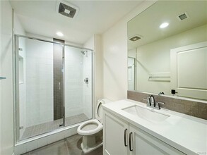 122 Cutlass in Irvine, CA - Building Photo - Building Photo