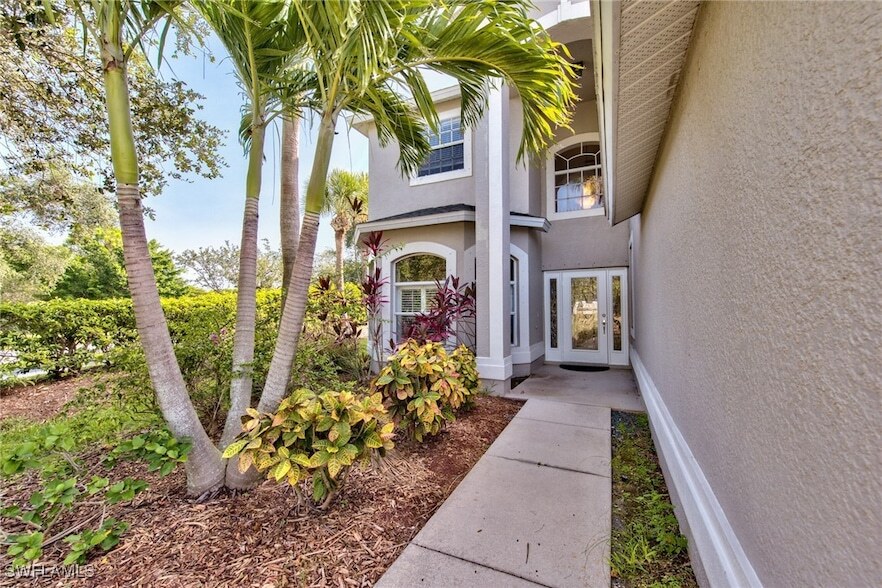 21600 Helmsdale Run, Unit 33 in Estero, FL - Building Photo