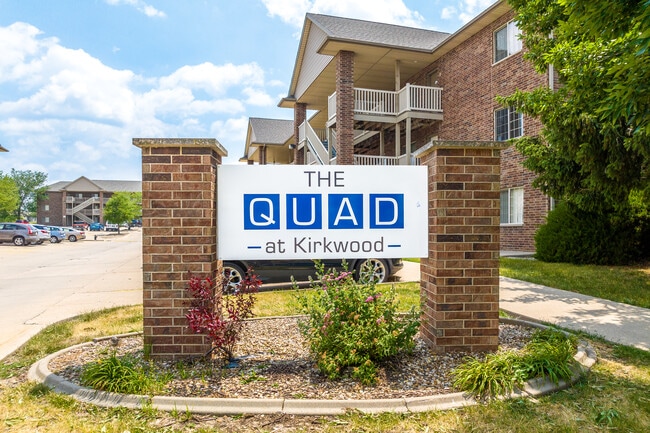 The Quad in Cedar Rapids, IA - Foto de edificio - Building Photo