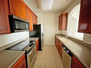 3338 Robert Trent Jones Dr-Unit -310 in Orlando, FL - Foto de edificio - Building Photo