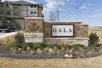 Gala at Oak Crest in Euless, TX - Building Photo - Building Photo