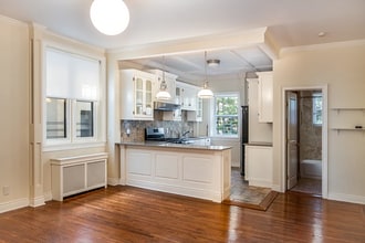 300 Eckford St, Unit #1 in Brooklyn, NY - Foto de edificio - Building Photo