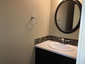 909 NE Whistle Way in Prineville, OR - Building Photo - Building Photo