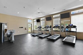 Lakeside Village in Groveport, OH - Foto de edificio - Building Photo