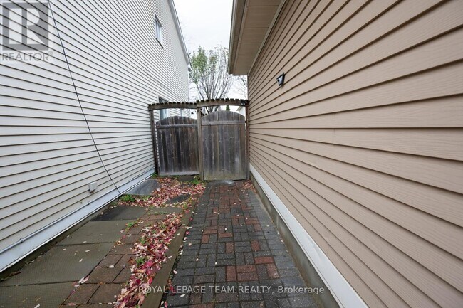 27 Rockcress Gardens in Ottawa, ON - Building Photo - Building Photo