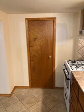 5827 41st Dr, Unit 1 Small Bedroom in Woodside, NY - Building Photo - Building Photo