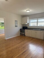 576 NE 63rd St in Miami, FL - Building Photo