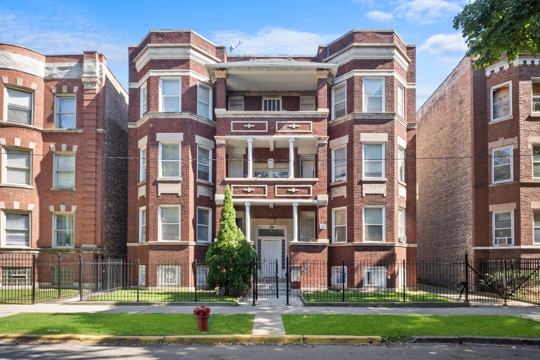 6129 S Eberhart Ave in Chicago, IL - Building Photo