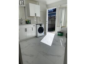 5835 Argyle St in Vancouver, BC - Building Photo