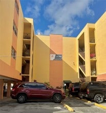 1305 W 26th Pl in Hialeah, FL - Building Photo - Building Photo