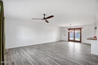 1935 E El Parque Dr in Tempe, AZ - Foto de edificio - Building Photo