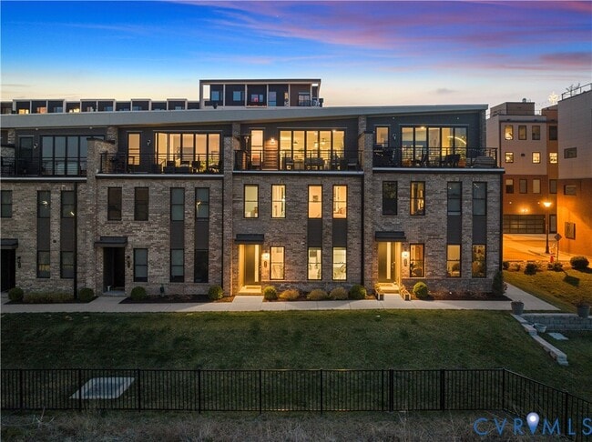 property at 444 W 6th St