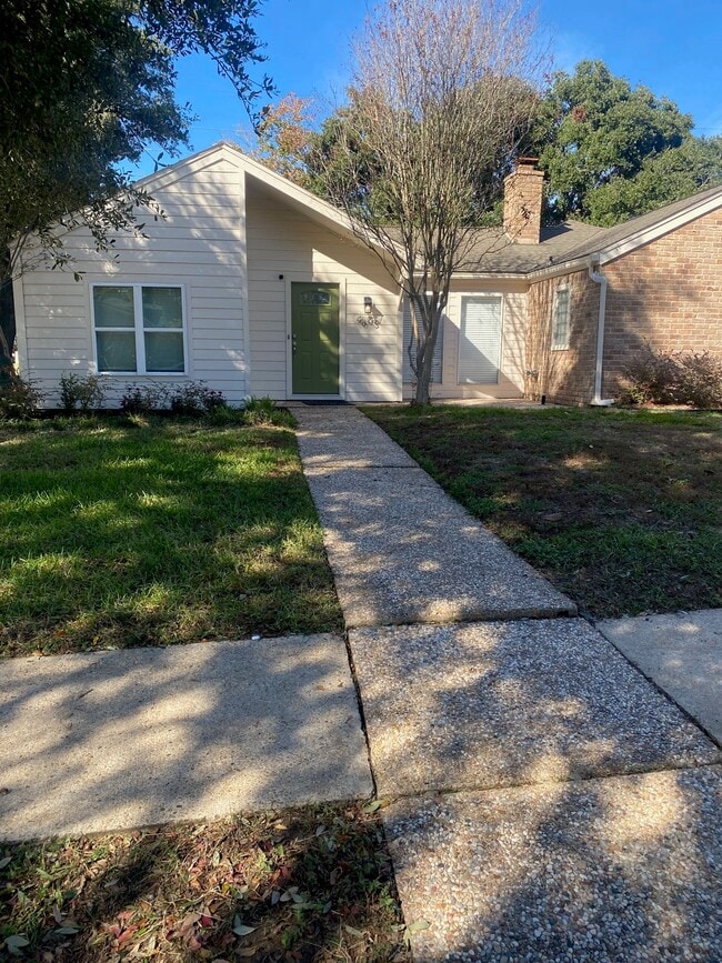 4603 Hickory Downs Dr