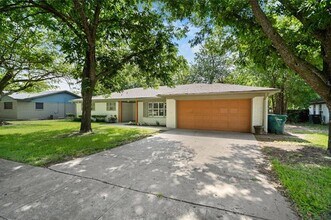 3114 Burgandy Dr in Sherman, TX - Building Photo - Building Photo