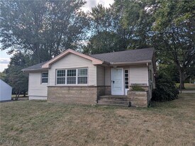 602 Longmere Dr in Kent, OH - Building Photo
