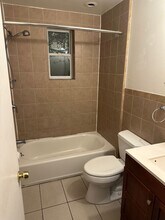 20 E Henry St, Unit 1 in Linden, NJ - Foto de edificio - Building Photo