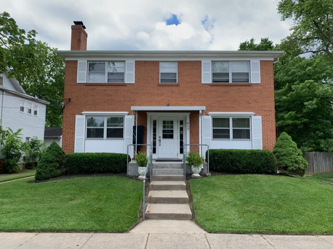 613 Pike St