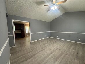 407 Southmoor Cir in Oxford, AL - Building Photo - Building Photo