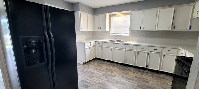 2849 Greenwood Dr in Corpus Christi, TX - Building Photo - Building Photo