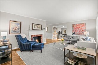 23 Garden City Rd in Darien, CT - Building Photo - Building Photo